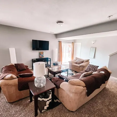 Family Retreat, Hot Tub, Movie Theater, Game Room